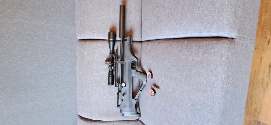 Hatsan Flashpup 5.5mm met Bsa 4x16x44 kijker.