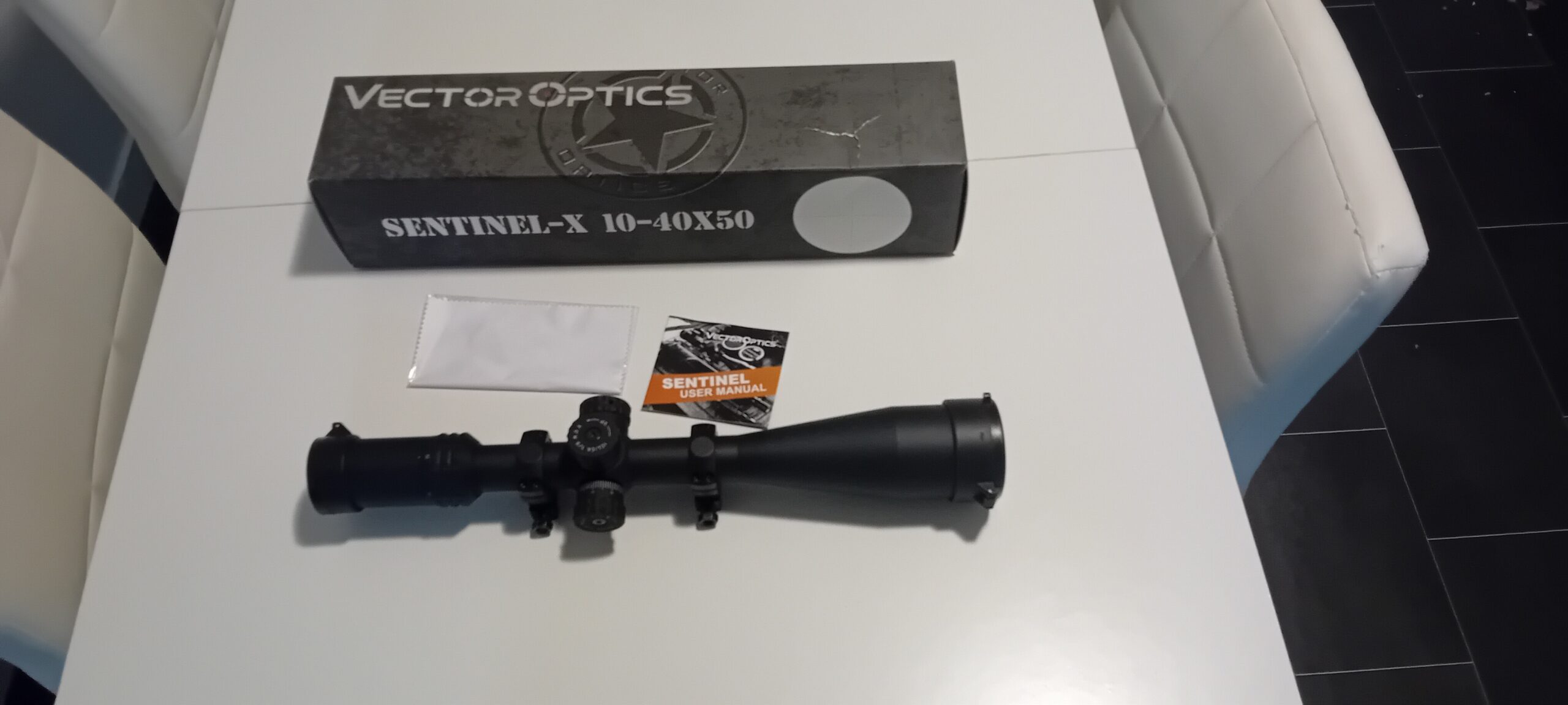Vector Optics Sentinel-X 10-40×50