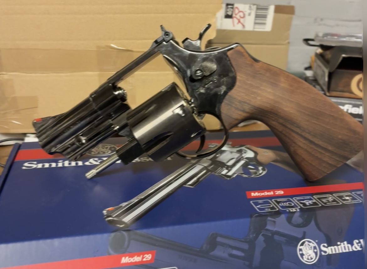 2 CO2 revolvers