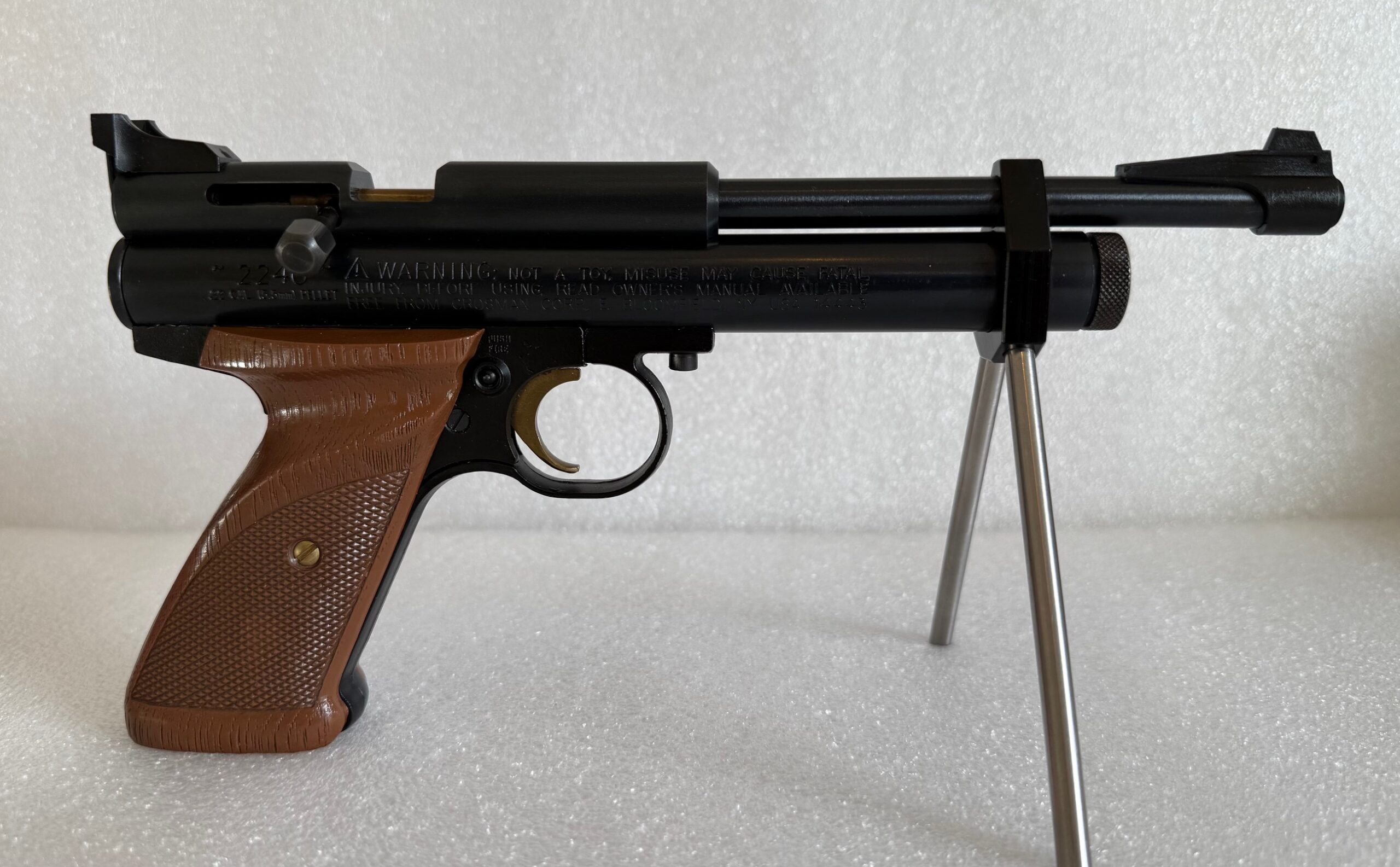 Crosman 2240 met upgrades, 5,5mm co2 pistool