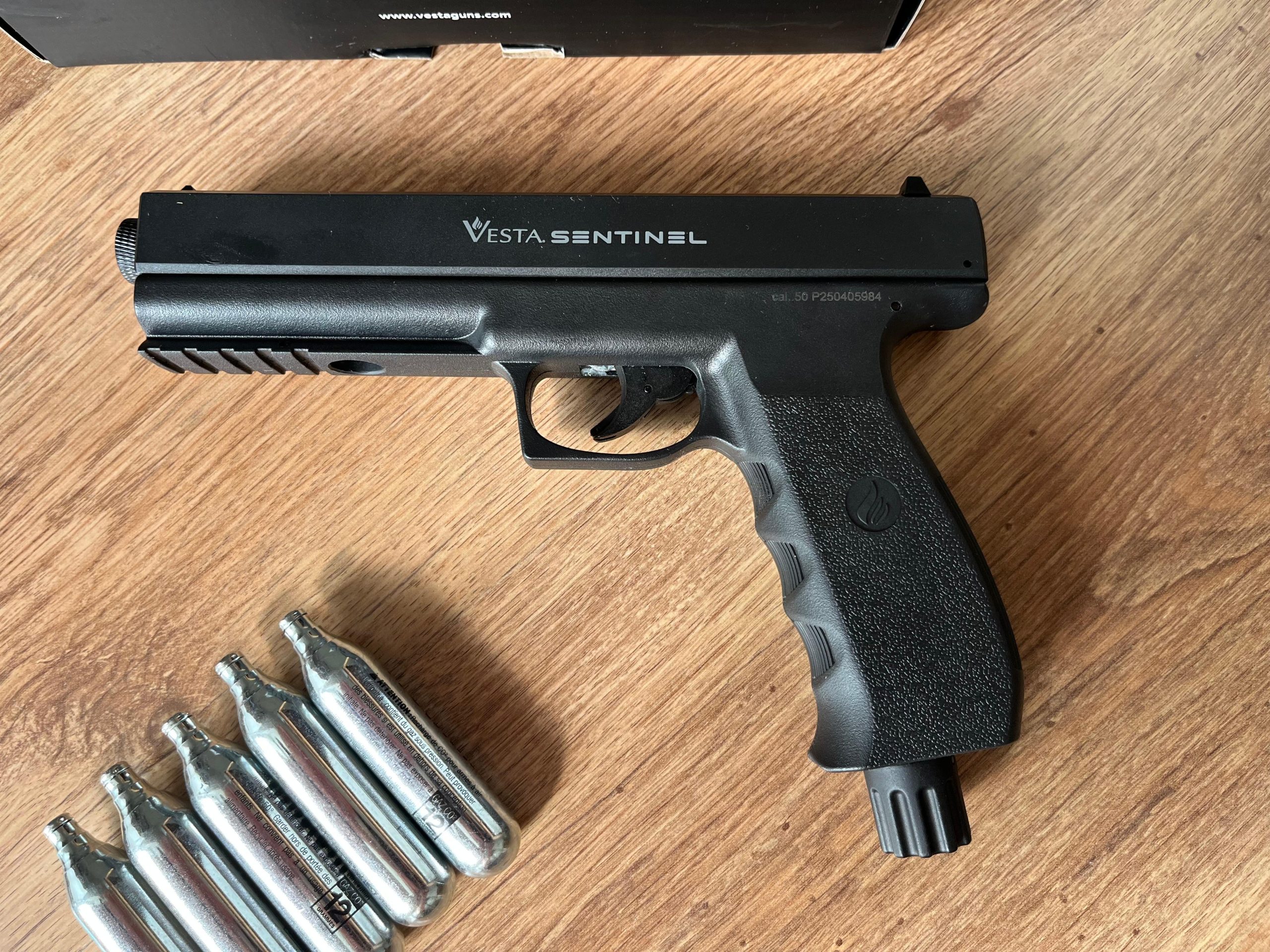 Vesta Defence Sentinel PDW50 Co2 luchtbuks met vermogen van 20 joules.