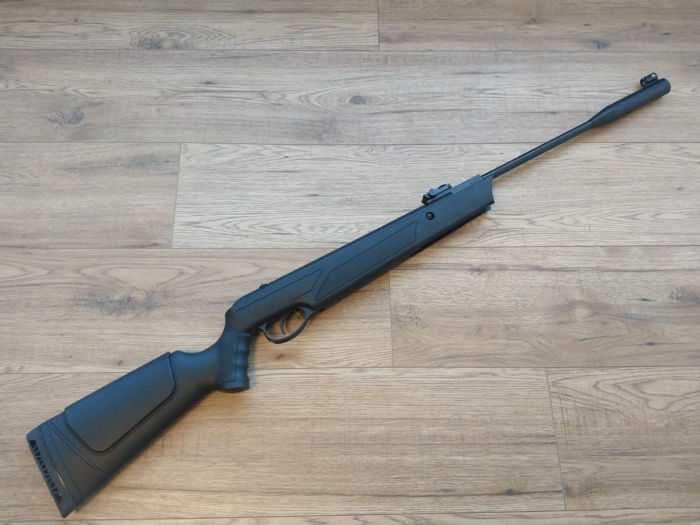 Luchtbuks Kaliber 7,62mm (Knikloop) + Doosje Kogels