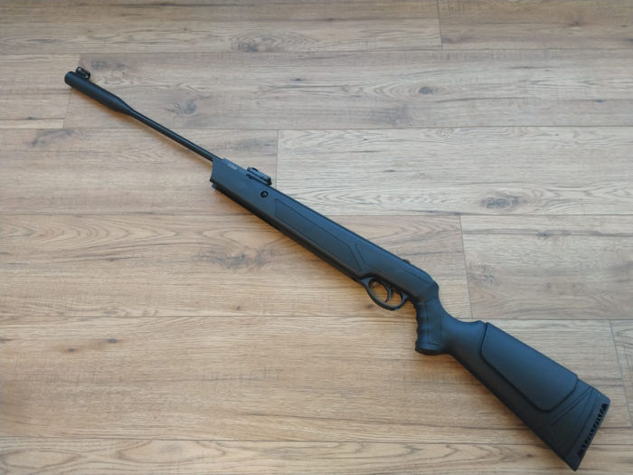 Luchtbuks Kaliber 7,62mm (Knikloop) + Doosje Kogels